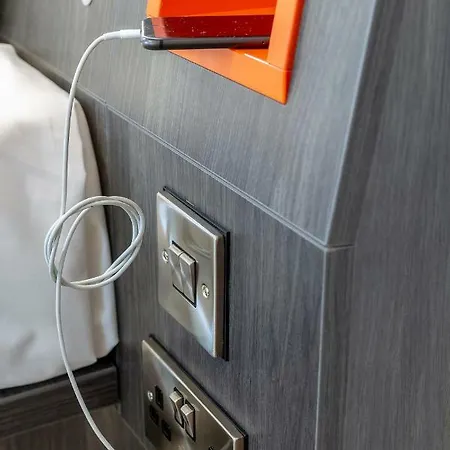 Hotel Easyhotel West 2*