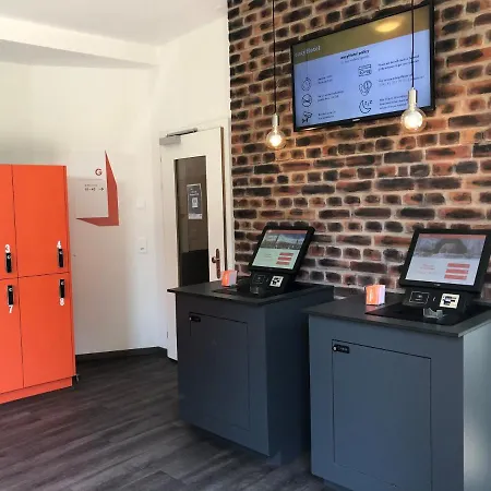 Easyhotel West Hotel