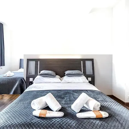 Hotel Delta - Self Check-in 2*