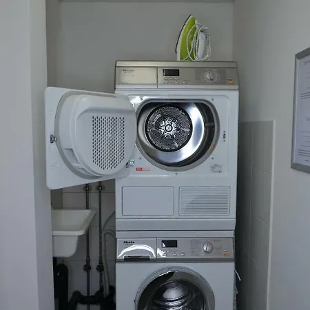 Otel Easyhotel Zuerich City West Zürih