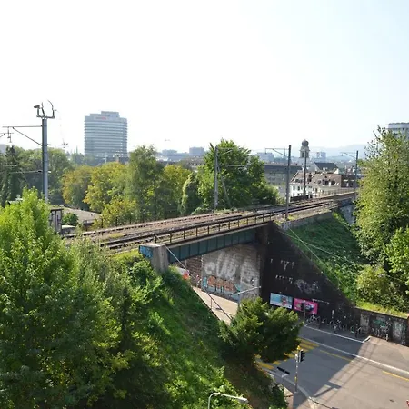 Hotel Easyhotel West 2*