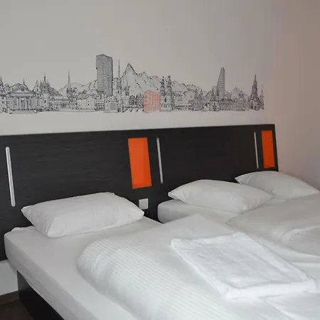 Easyhotel West Hotel 2*