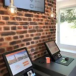 Delta - Self Check-in ホテル 2*