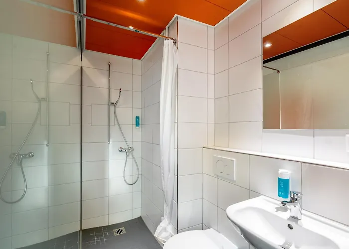 Hotel Delta - Self Check-in 2*